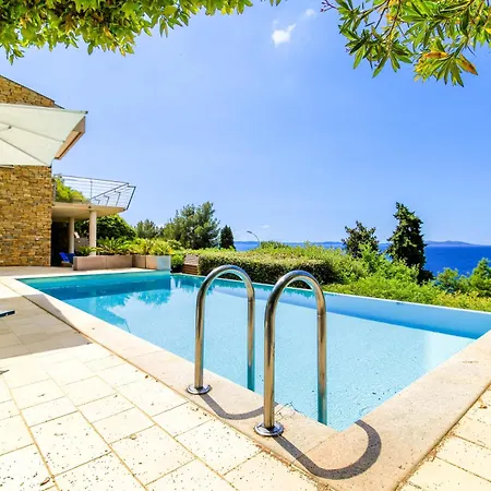 Select'sohome - T2 Vue Avec Piscine Privee Et Services Inclus - Cielo Le Lavandou